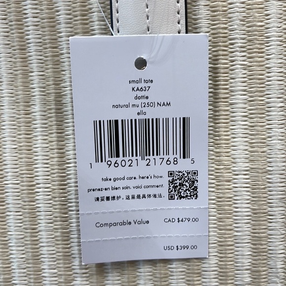 Kate Spade Ella Small Ladybug Tote Bag
COLOR:
Natural Multi
NWT - Picture 13 of 16